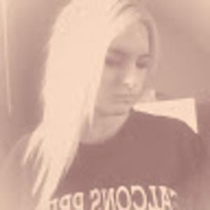 Meet your Posher, Josiane